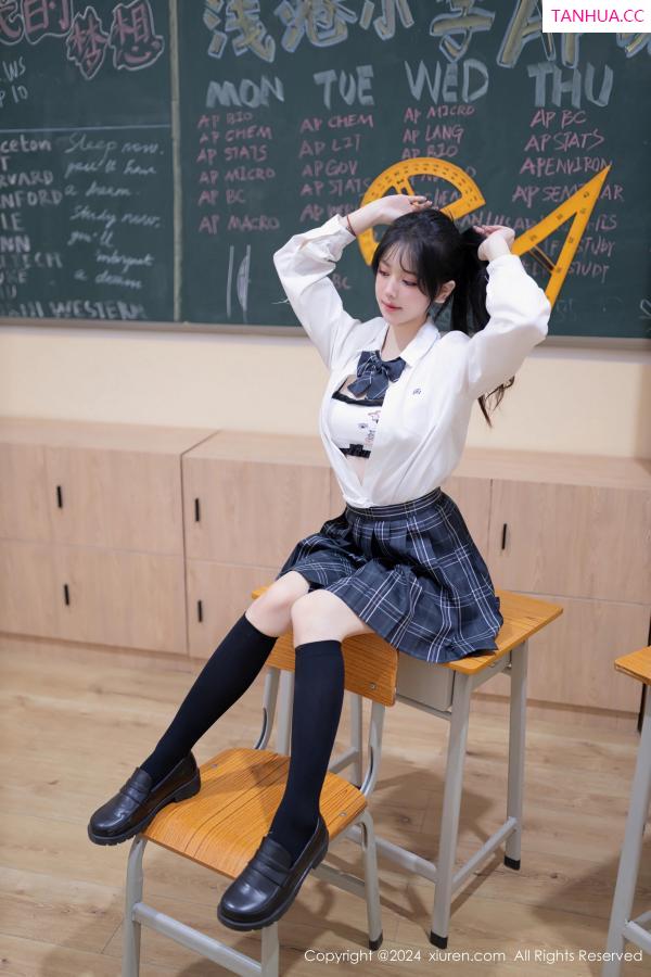   [XiuRen]高清写真图 2024.02.02 No.8058 幼幼 美腿性感第78张图片
